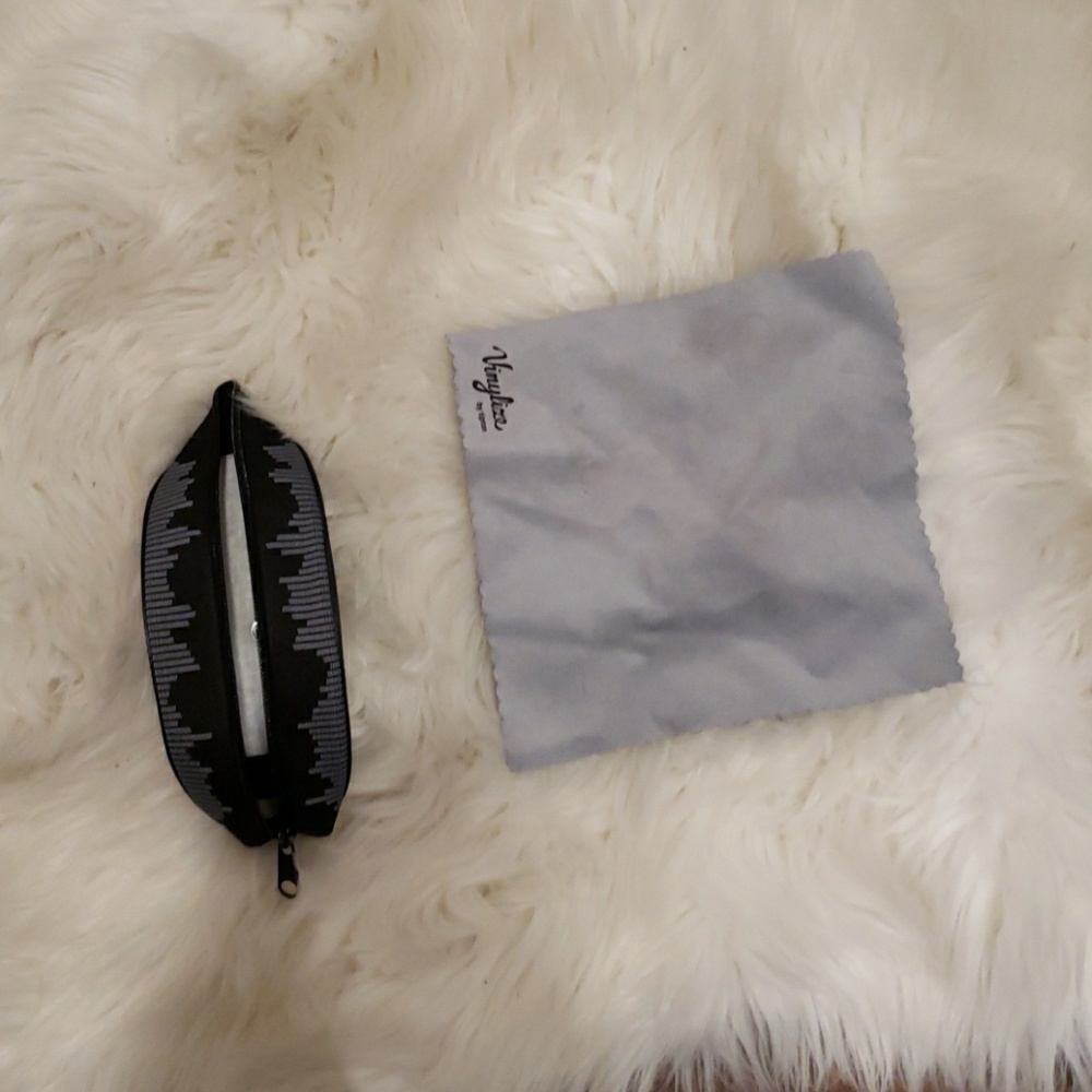 Vinylized by Tipton Glasses case